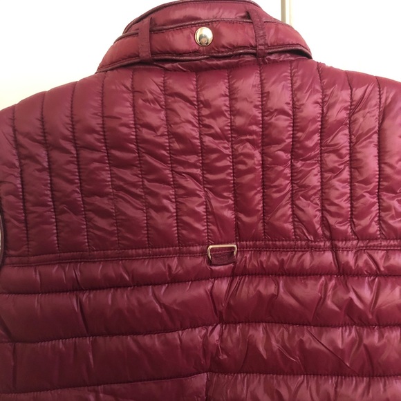 NWT Burgundy Sleeveless Puffer Zip-Up Vest - Picture 5 of 5